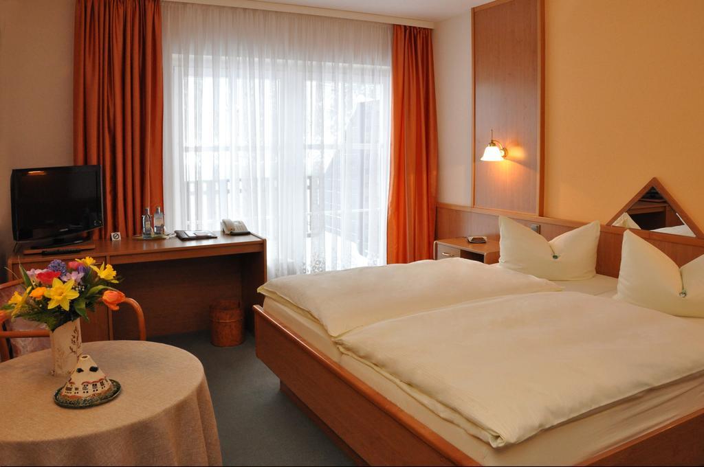 Hotel Gondelfahrt Kurort Jonsdorf Room photo